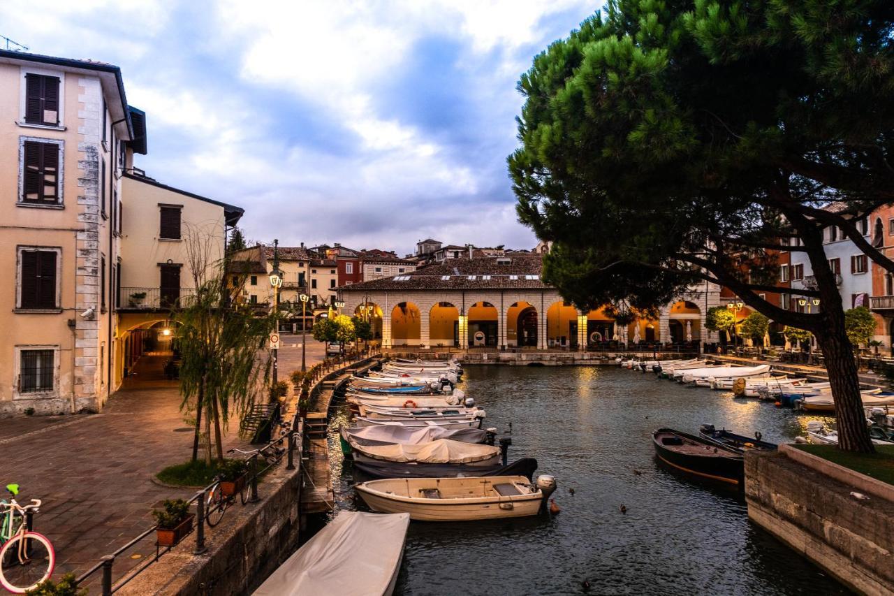 Flowers Apartments Desenzano del Garda Buitenkant foto