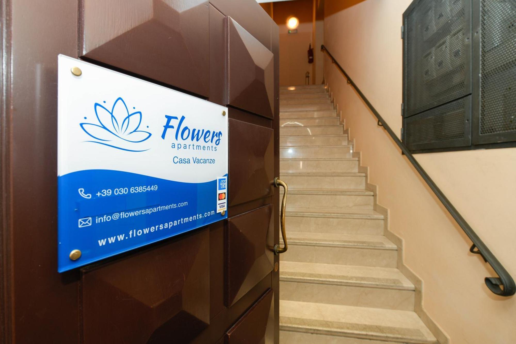 Flowers Apartments Desenzano del Garda Buitenkant foto