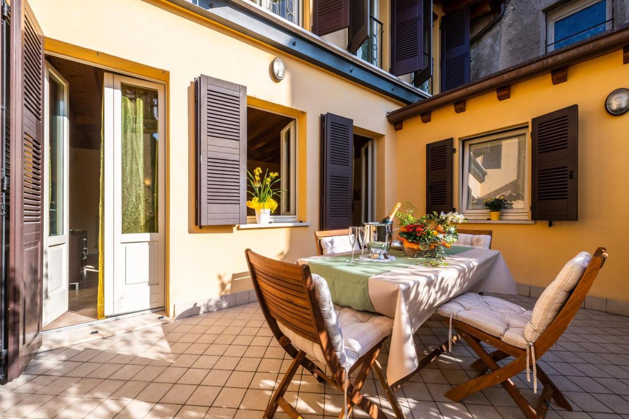 Flowers Apartments Desenzano del Garda Buitenkant foto