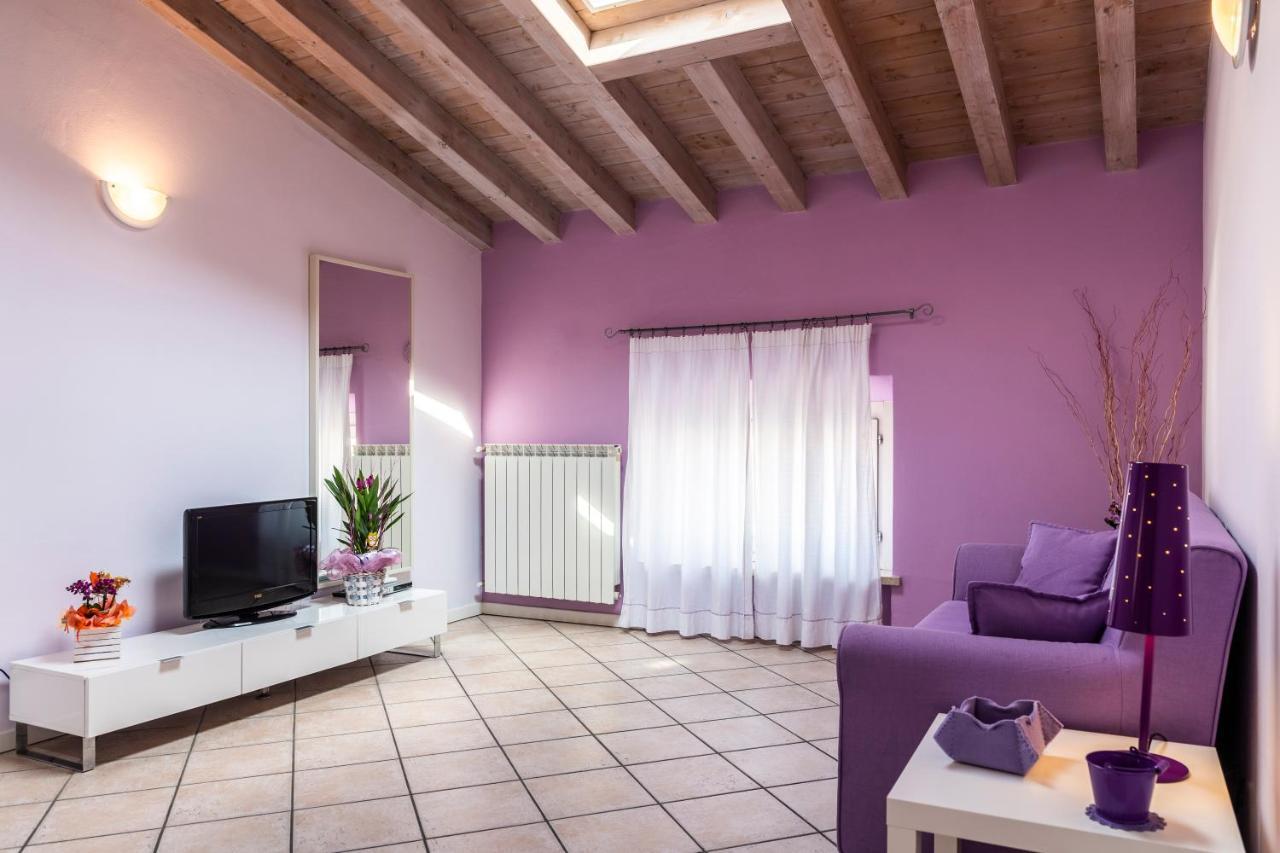 Flowers Apartments Desenzano del Garda Buitenkant foto