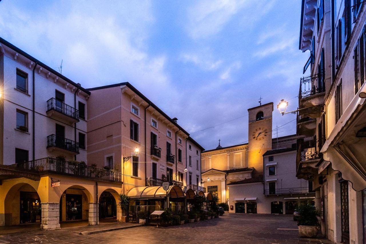 Flowers Apartments Desenzano del Garda Buitenkant foto